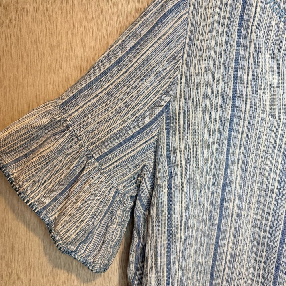 Tahari 100% Linen Blue Stripe Split Neck Tunic Top Ruffle Short Sleeves Small - Picture 3 of 5